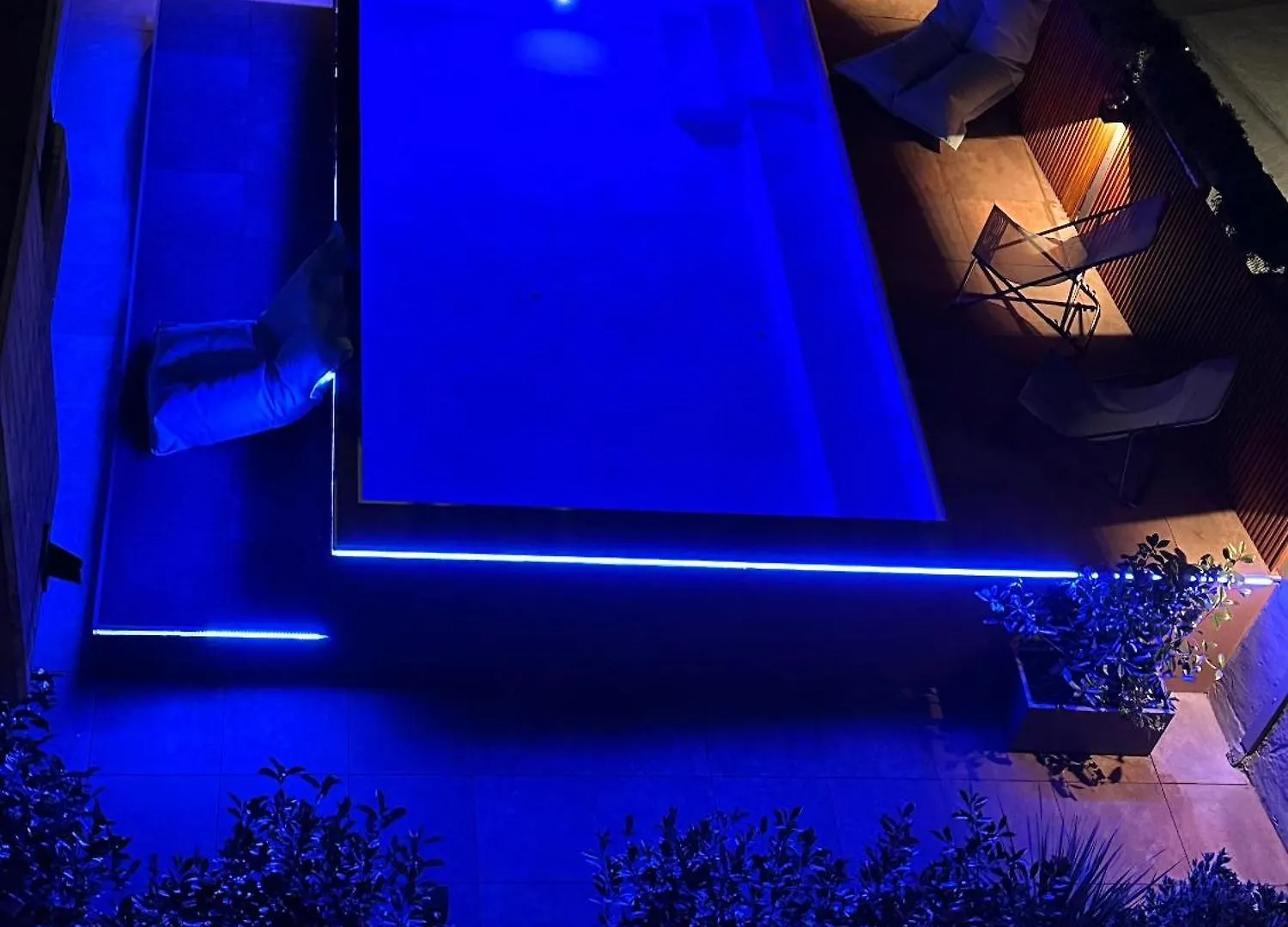 Boutique Hotel سيرمِيوني