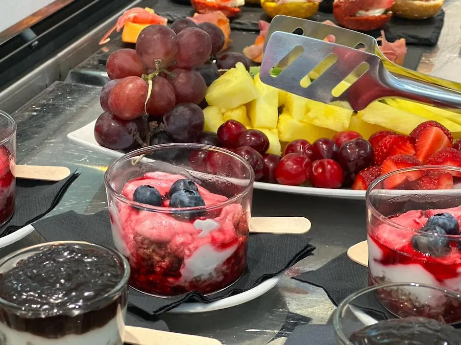 Boutique Hotel سيرمِيوني